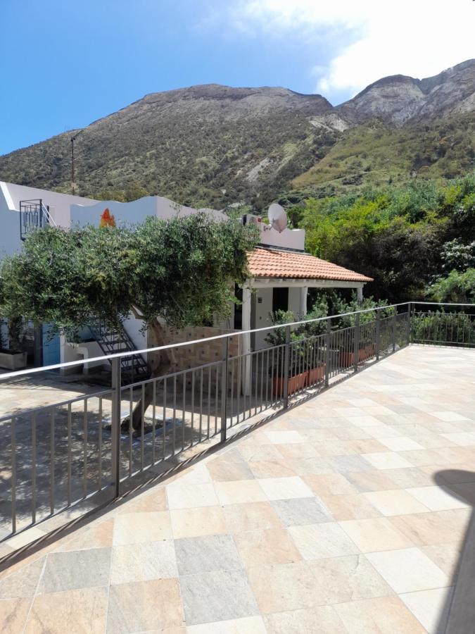 Vulcano: La Porta Delle Eolie Vulcano  Buitenkant foto